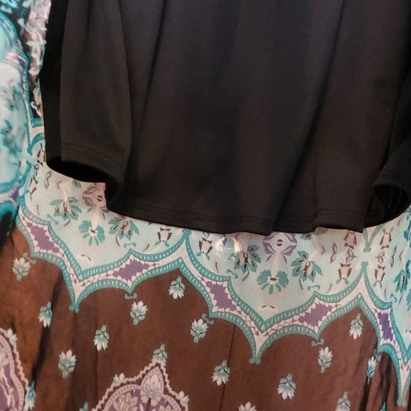 Beautiful Ricki's Maxi Dress - Picture 4 of 4